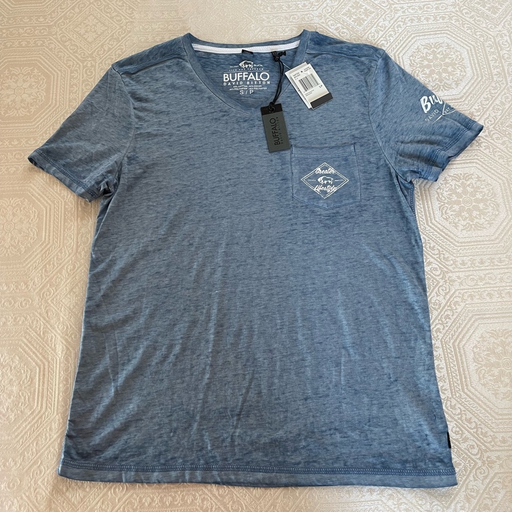 Buffalo David Bitton T-shirt - Mens size  Small - NWT